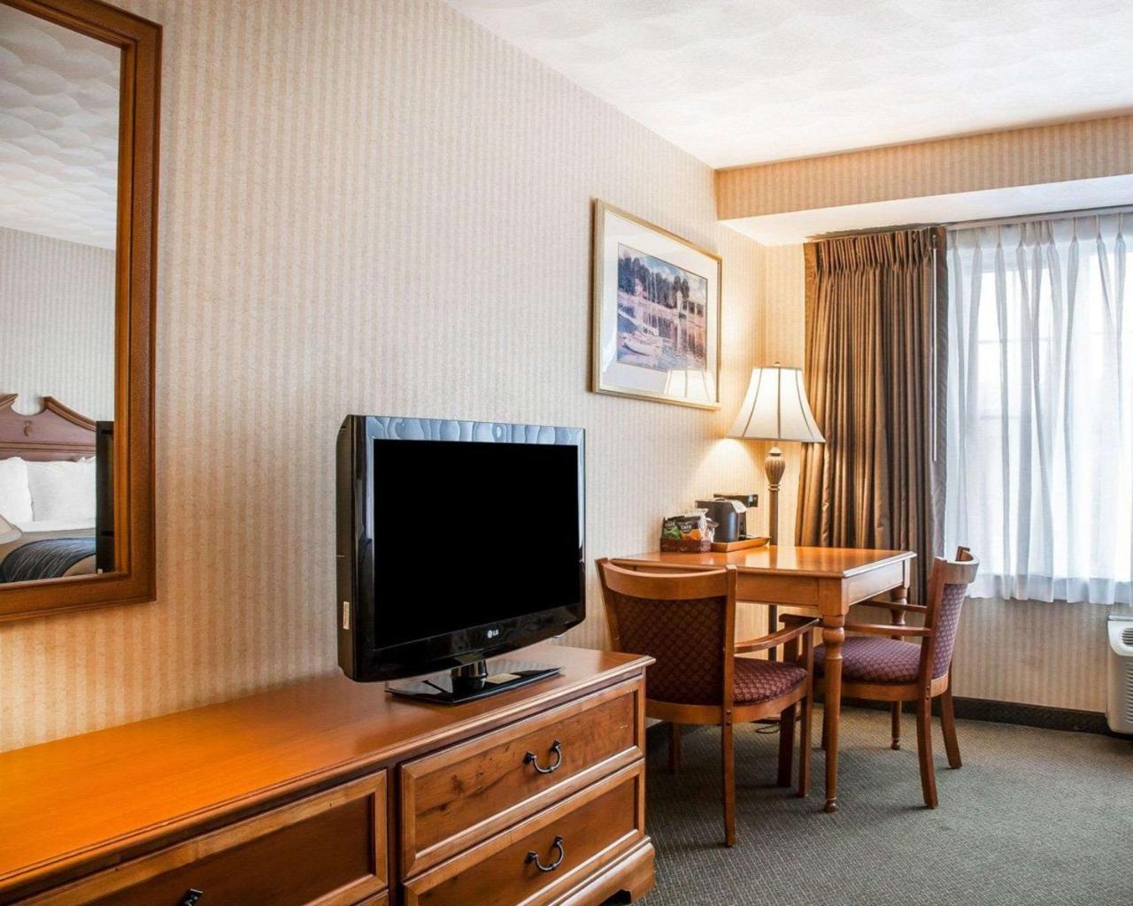 Comfort Inn At Newport Beach Μίντλταουν Εξωτερικό φωτογραφία