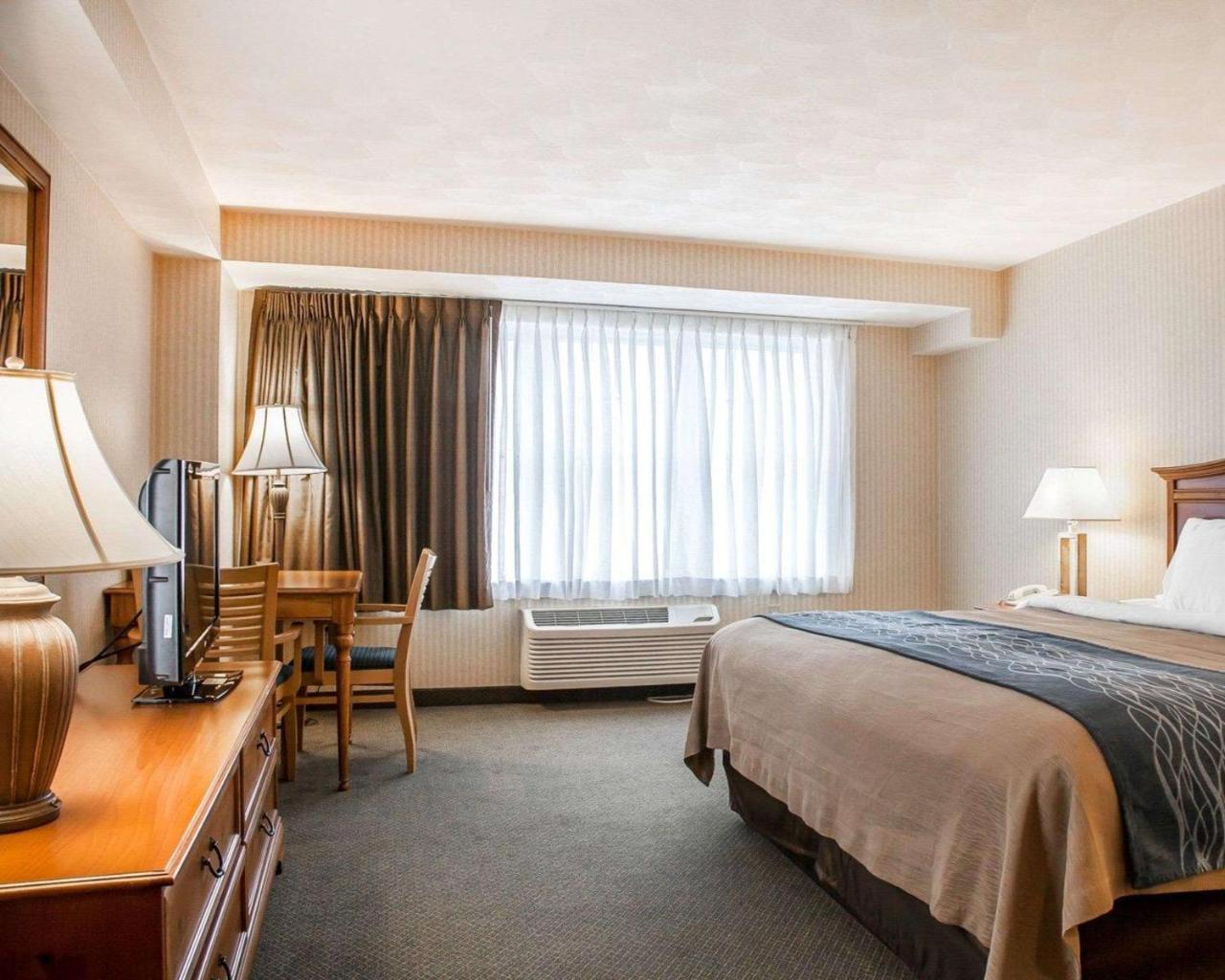 Comfort Inn At Newport Beach Μίντλταουν Εξωτερικό φωτογραφία