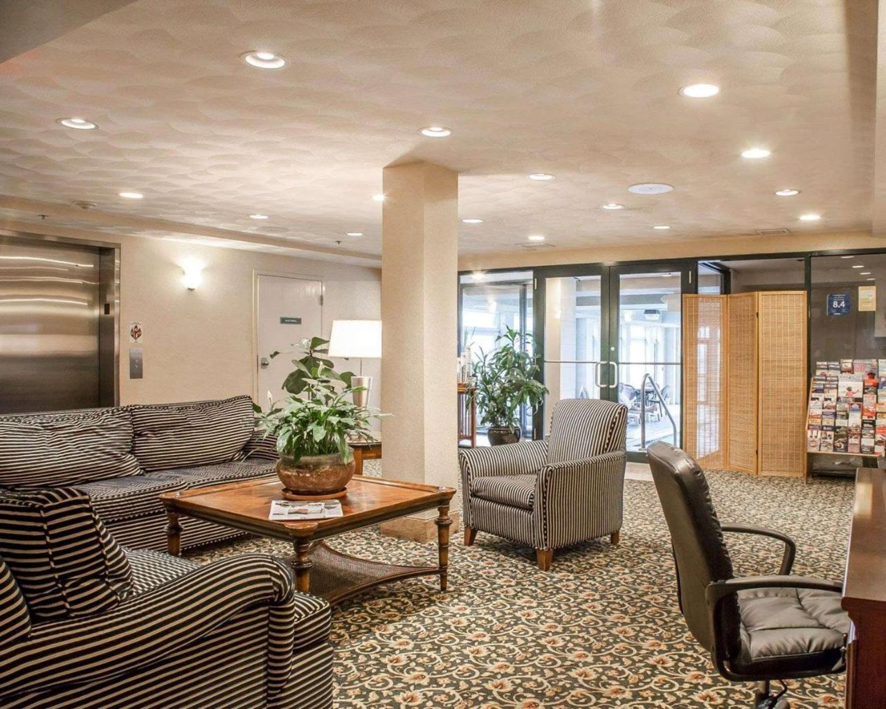 Comfort Inn At Newport Beach Μίντλταουν Εξωτερικό φωτογραφία