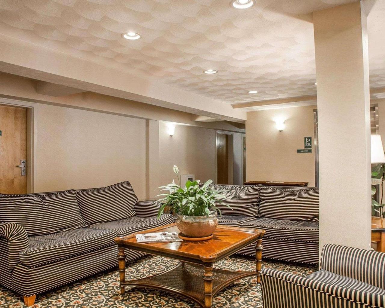 Comfort Inn At Newport Beach Μίντλταουν Εξωτερικό φωτογραφία